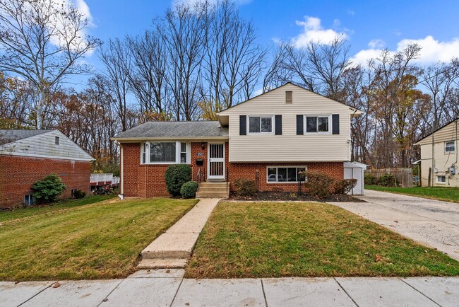 Building Photo - 3 Bed 3 Bath - Silver Spring Split Level -...