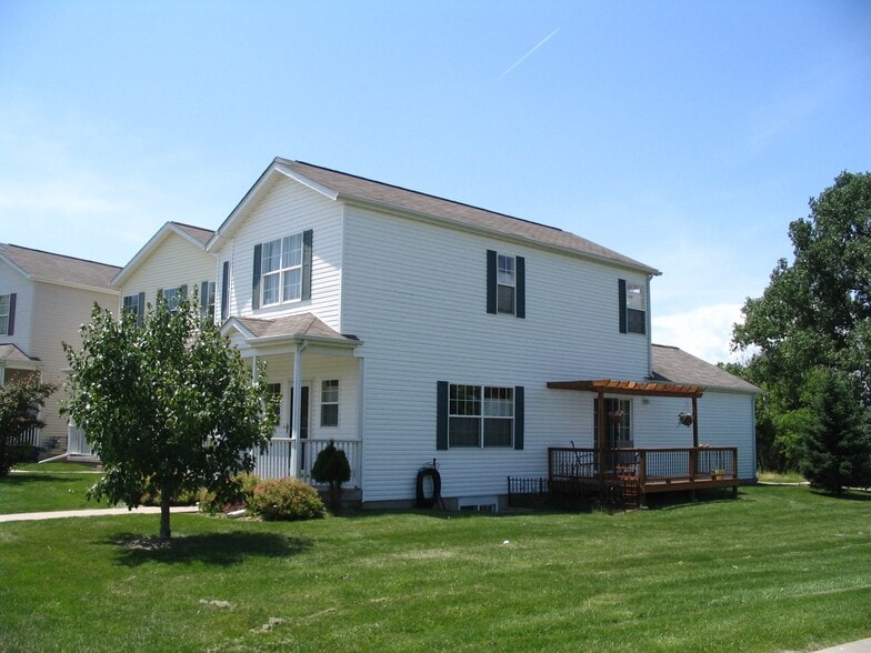 Building Photo - 2738 Irving Avenue