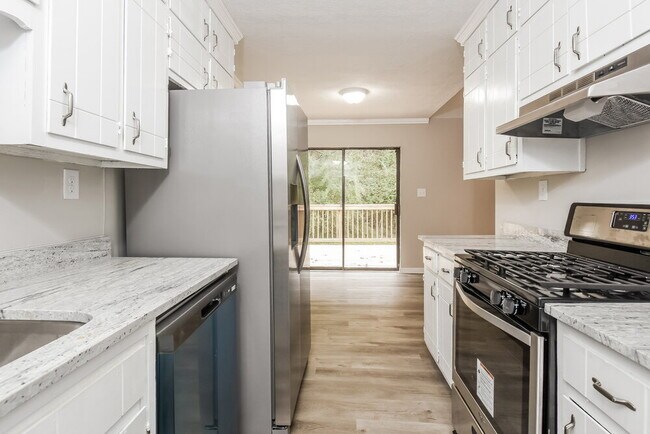 Building Photo - 6378 Valley Brook Dr