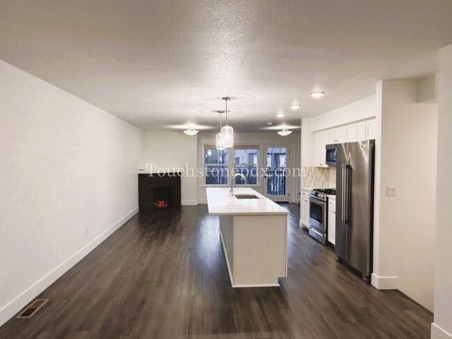 Building Photo - 16764 Chula Vista Ave