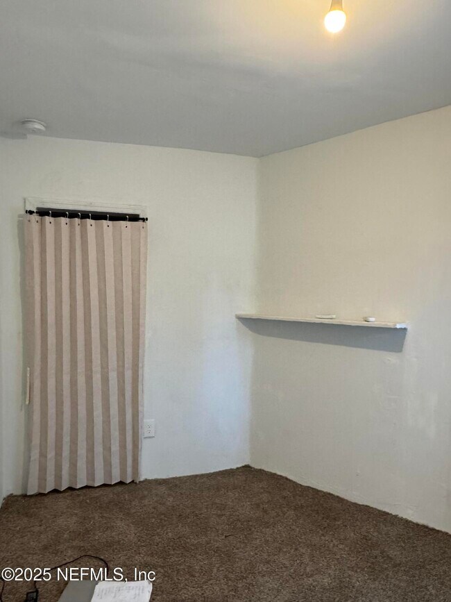 Building Photo - 946 Spearing St