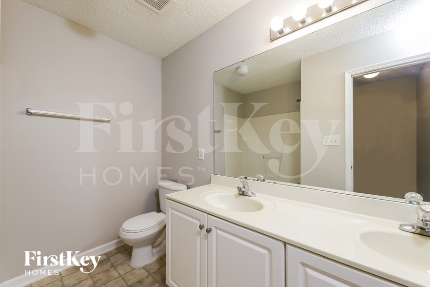 Building Photo - 668 Pecan Ridge Cir