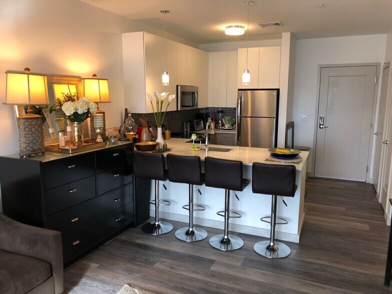 Building Photo - 180 Telford St