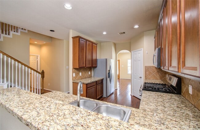 Building Photo - 17607 Memorial Falls Dr