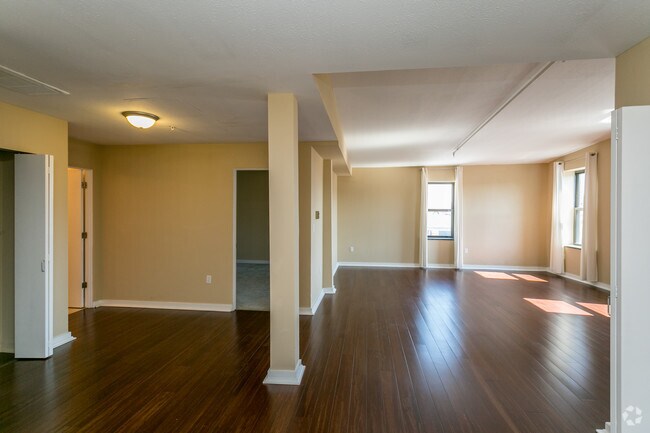 Building Photo - Lahr Apartments