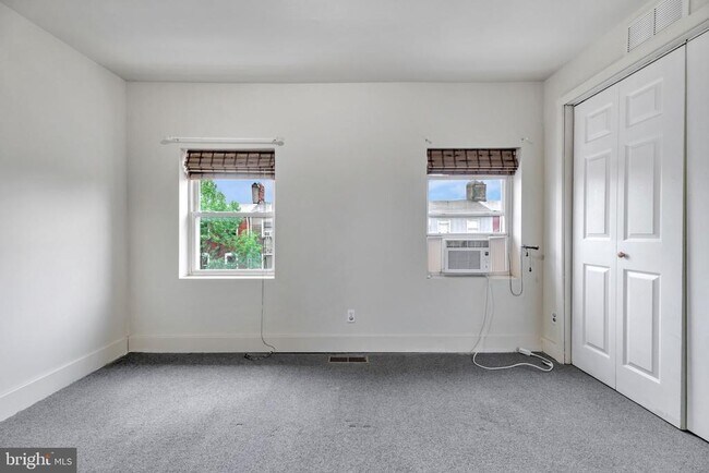 Building Photo - 1742 E Lombard St