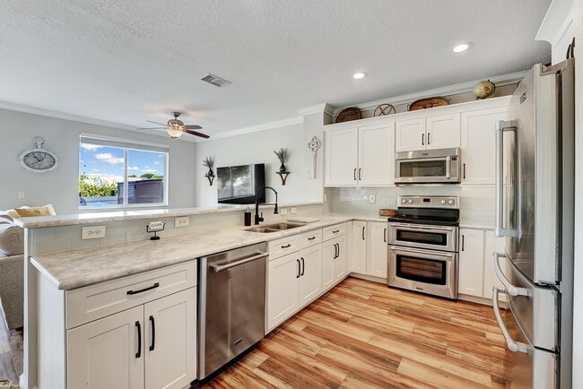 Building Photo - 3008 N Evergreen Cir
