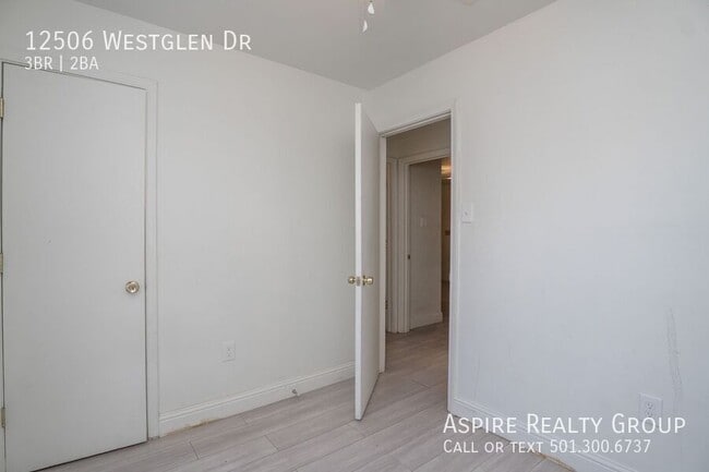 Building Photo - 12506 Westglen Dr