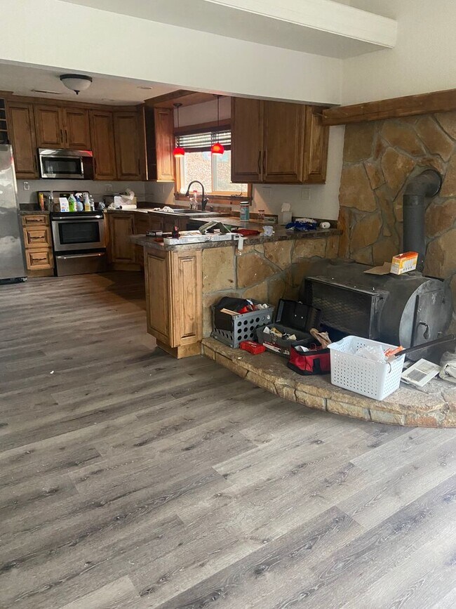 Building Photo - Country living close to town -814 CR 450