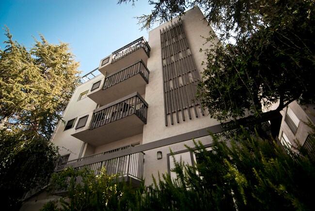 Building Photo - 2525 Benvenue Ave