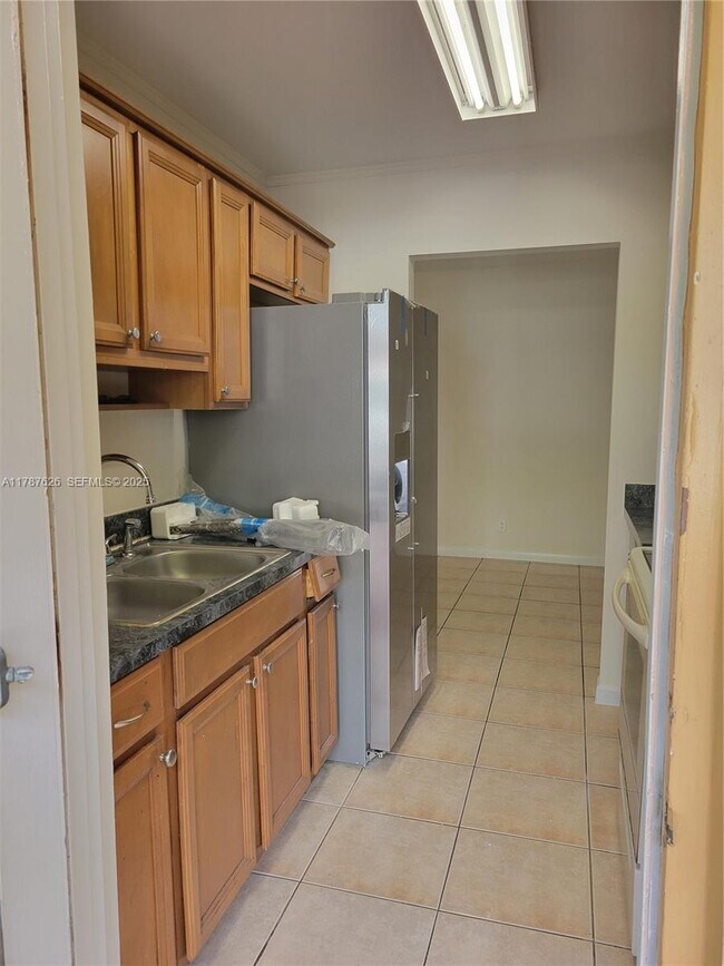 Building Photo - 8704 NW 35th St