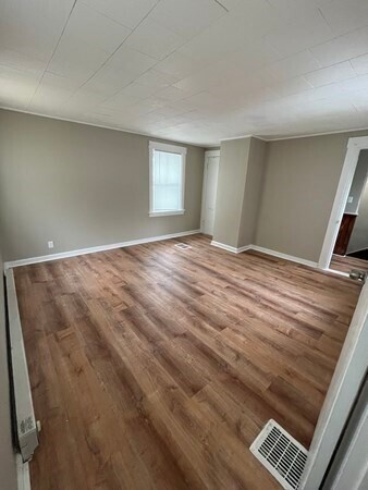 Building Photo - 815-819-819 River St