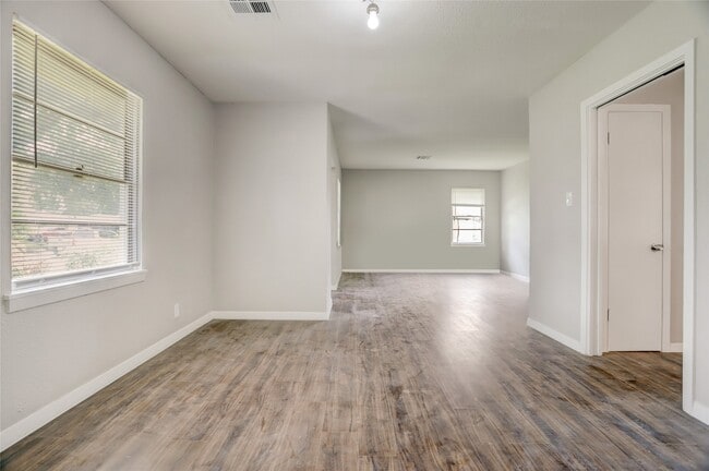 Building Photo - 6306 Reed Rd