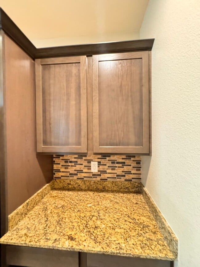 Building Photo - Beautifu 2 Story 4 bedrooms 2.5 baths located in Mountain Edge Southwest