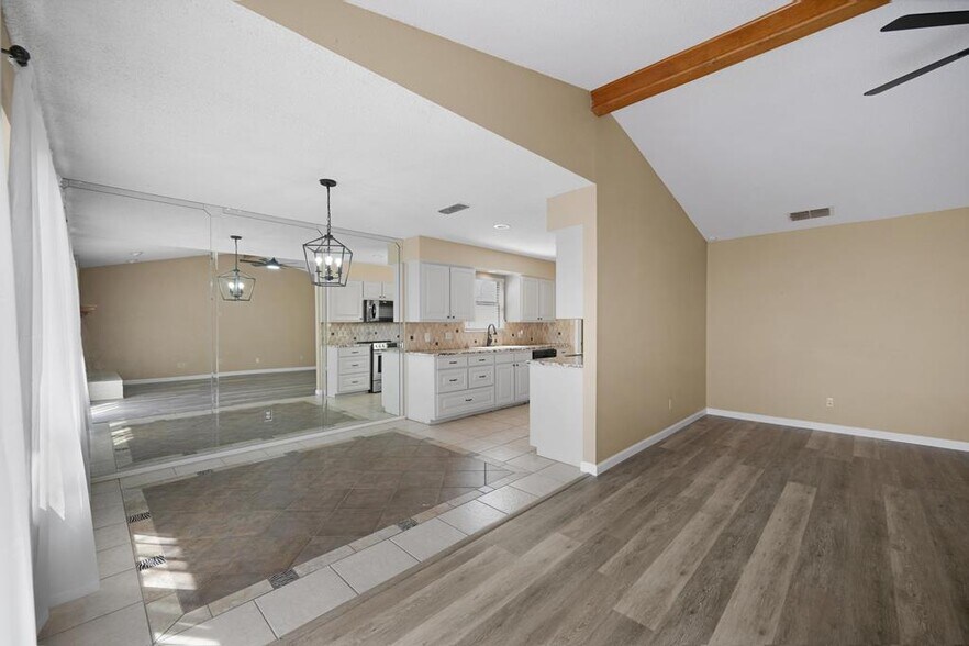 Building Photo - 105 Quail Run