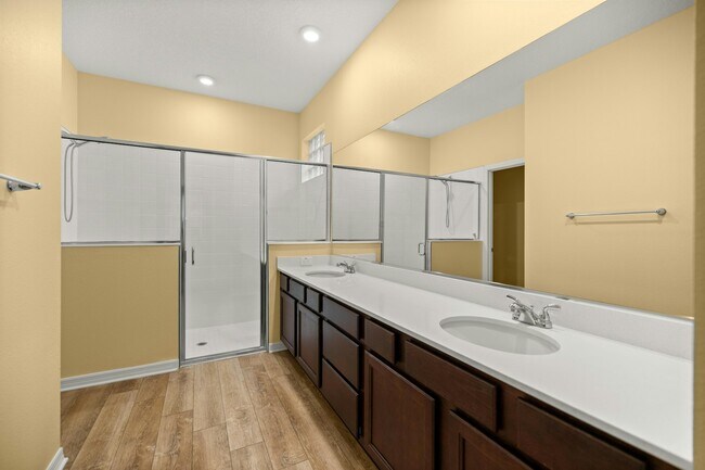 Building Photo - 6137 SW 70th Ave