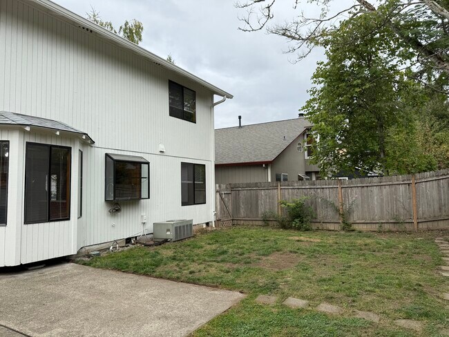 Building Photo - 7050 SW 174th Ave