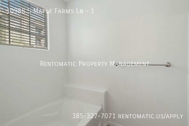 Building Photo - 10988 Maple Farms Ln