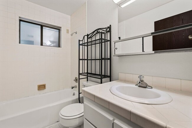 Building Photo - Incline Village: Condo - 3 Bedrooms, 2.5 Bathrooms, Garage, Walk to Lake / Hyatt / Restaurants / ...