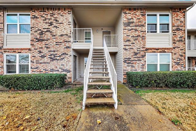 Building Photo - 2200 E Trinity Mls Rd