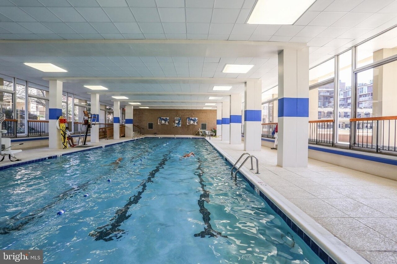 Building Photo - 560 N Street SW