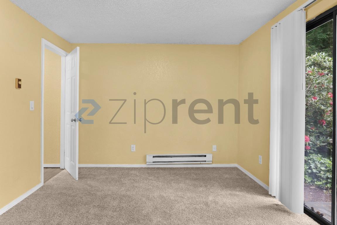 Building Photo - Unit A