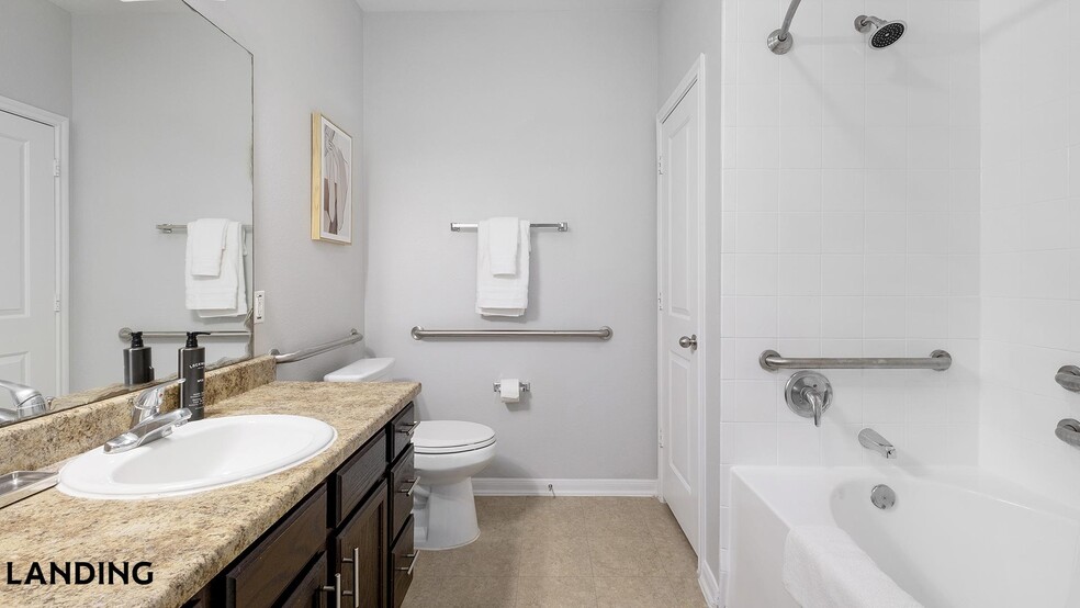 Building Photo - 14807 Woodland Hills Dr