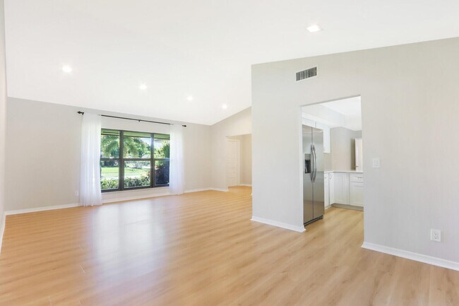 Building Photo - 85 Hickory Hill Rd