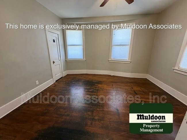 Building Photo - 705 E Platte Ave