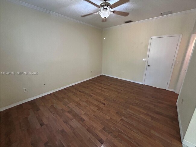 Building Photo - 2279 Anchor Ct