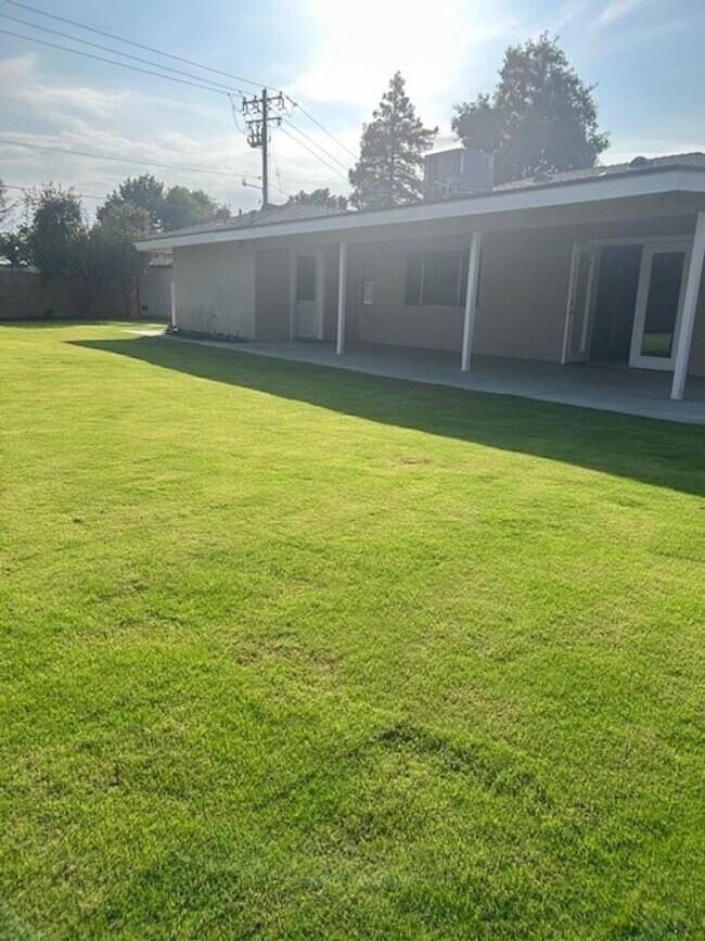 Building Photo - 8900 Campus Park Ct