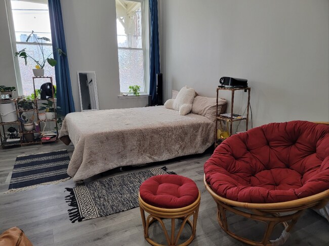 Building Photo - 106 S 42nd St