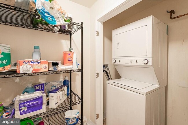 Building Photo - 1110 South St