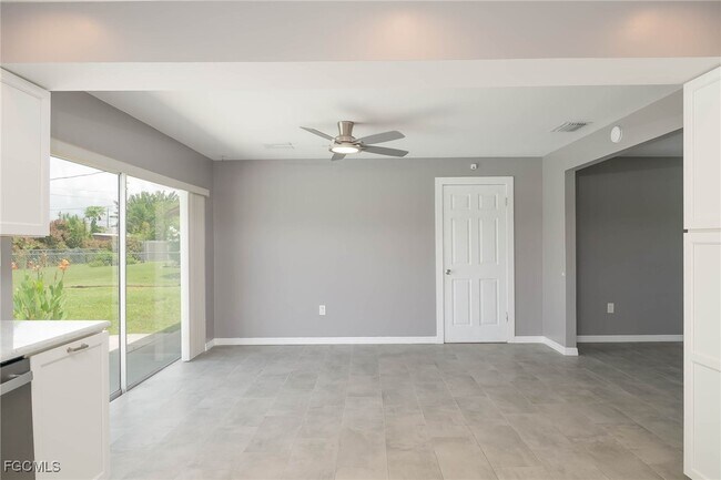 Building Photo - 409 SW 44th St