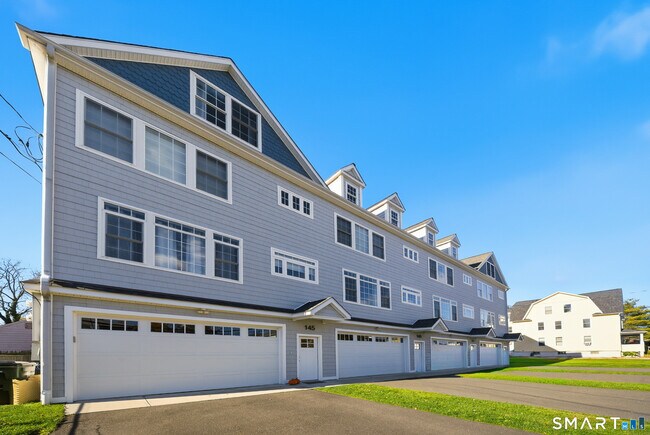 Building Photo - 145 Brentwood Ave