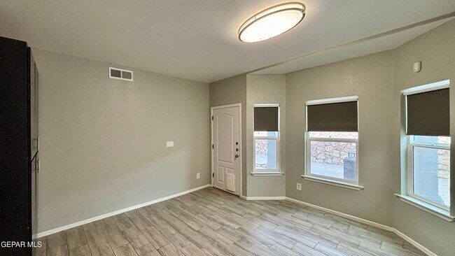 Building Photo - 633 Pete Payan Dr