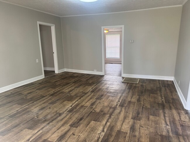 Building Photo - 2 Bedroom 1 Bath Home in Greeneville, TN