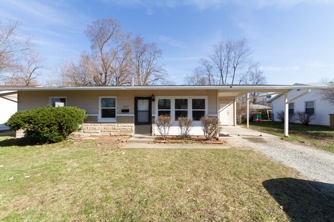 Building Photo - Recently rehabbed 3 bed 1 bath home locate...