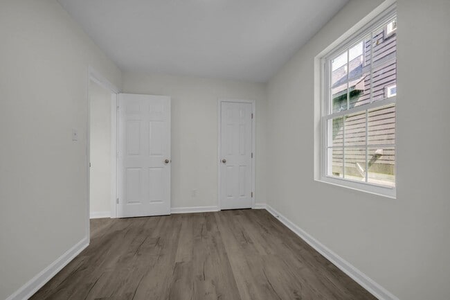 Building Photo - 730 29th Ave N