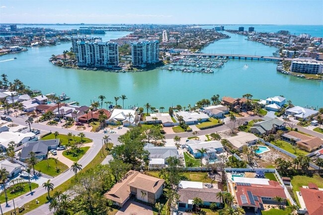 Building Photo - 10001 S Yacht Club Dr