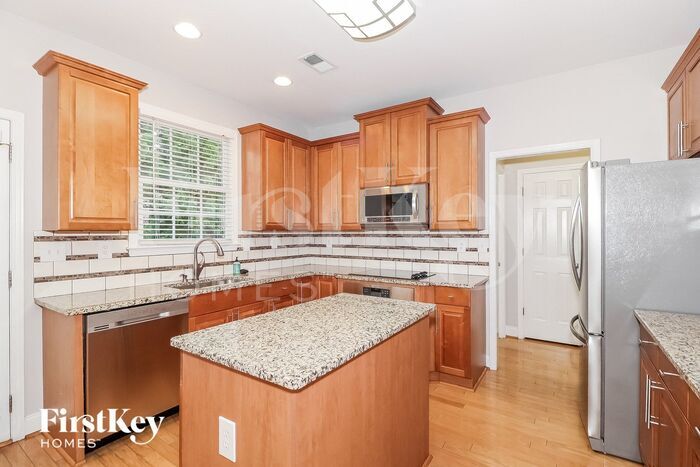 Building Photo - 2023 Barrett Knoll Cir