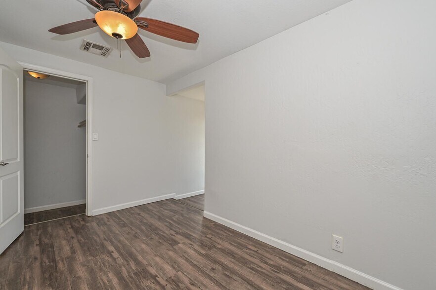 Building Photo - 1211 N Frances St