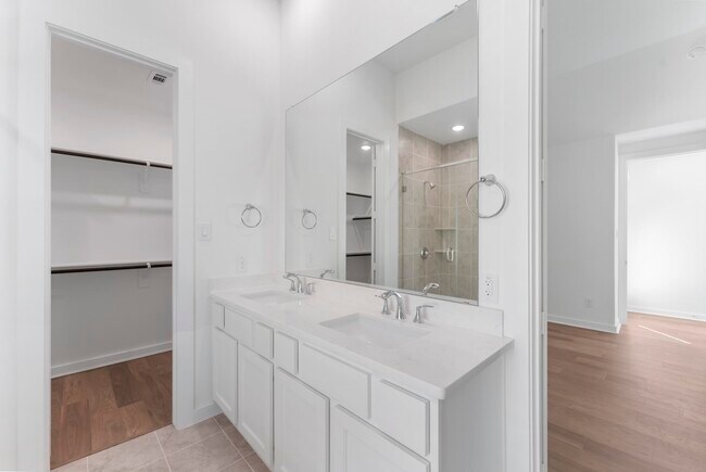 Building Photo - 26383 Golden Pass Lp