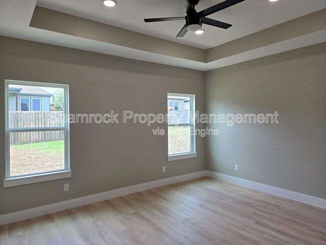 Building Photo - 9904 Ridings Dr