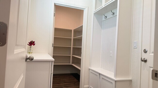 Building Photo - Beautiful Home for rent in Shannon Ranch in Visalia!