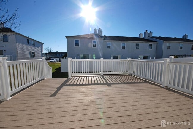 Building Photo - 7 Gardenia Ct