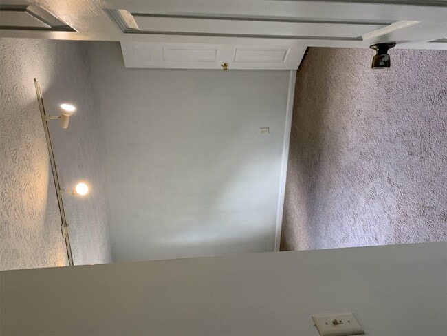 Building Photo - 2074 Hopkins Mill Rd
