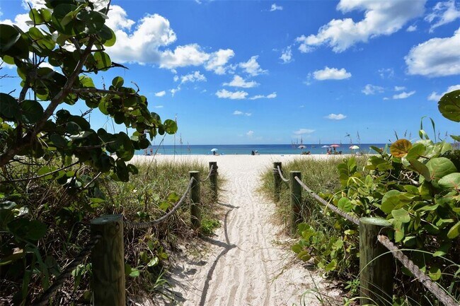 Building Photo - 3708 Sandspur Ln