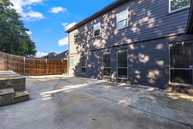 Building Photo - 5517 Greenview Ct