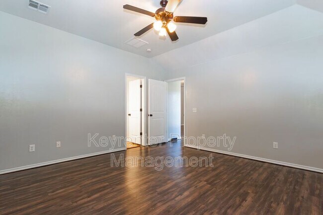 Building Photo - 8037 Waters Edge Way